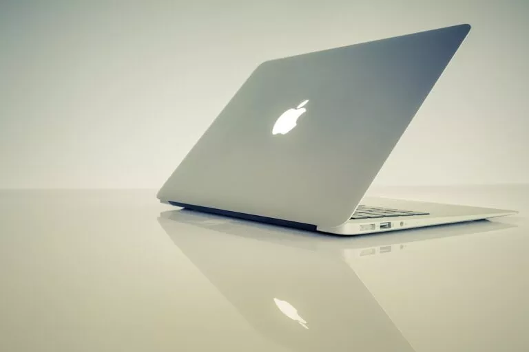 10 AFFORDABLE MACBOOK ACCESSORIES